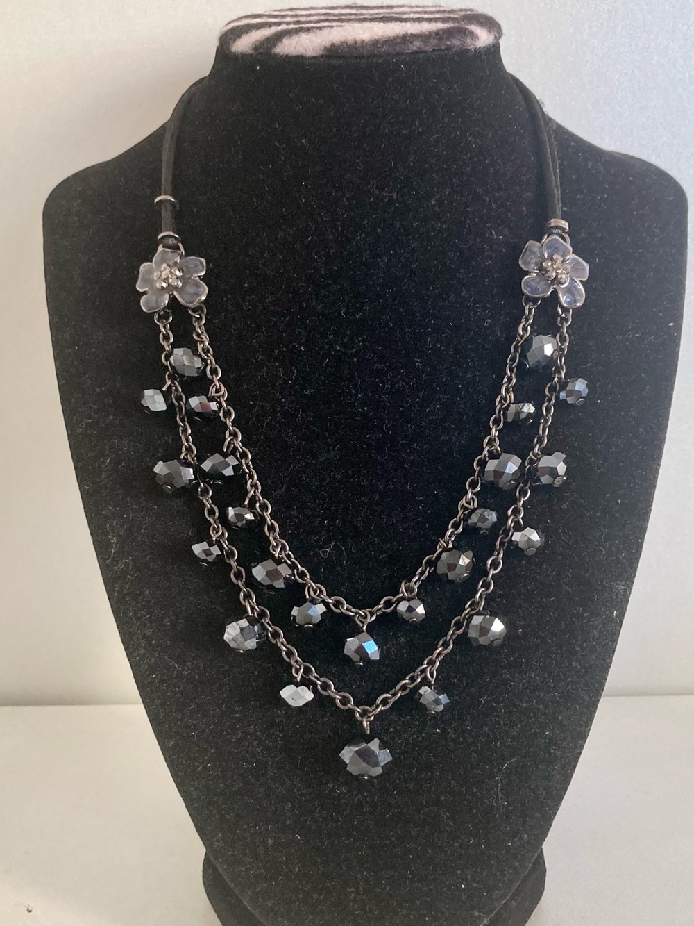 Double Strand Black gray facet Bead Floral Accent preloved cord chain Necklace